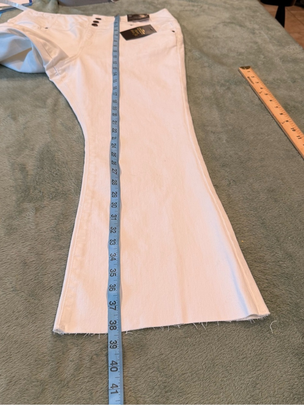 Bold Elements Womens Size 16 White High Rise Crop Flare Jeans NWT - Picture 13 of 14